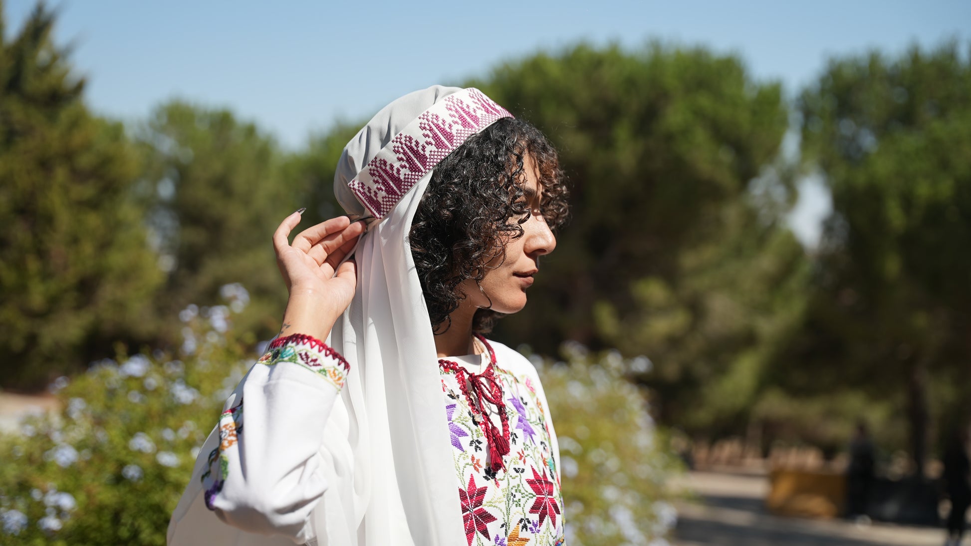 White Khirka with 5 Interchangeable Tatreez Colors